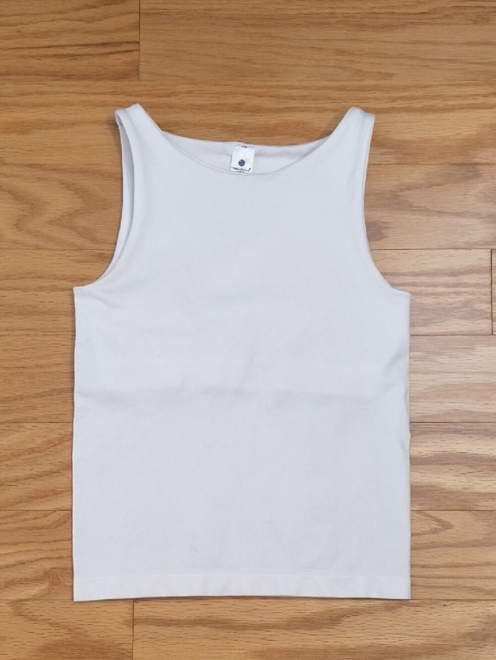 Yogalicious White Seamless Motion Tank Size L/12 EUC
